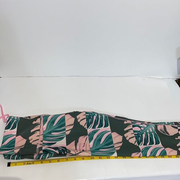 Nike Women's Pink High Waisted Crop Dri Fit Leggings Size Medium - Picture 10 of 11